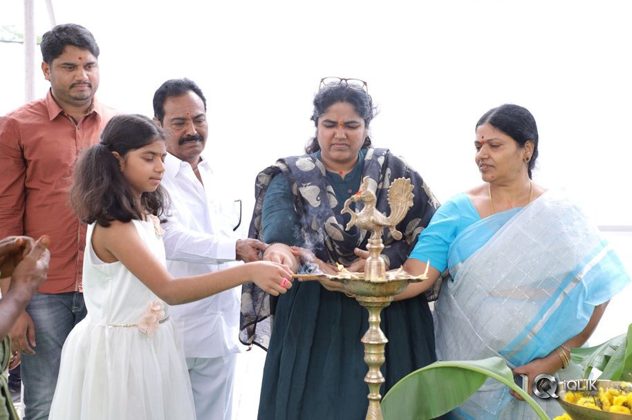 Shriya-Niharika-Film-Launched-by-Varun-Tej-and-Krish